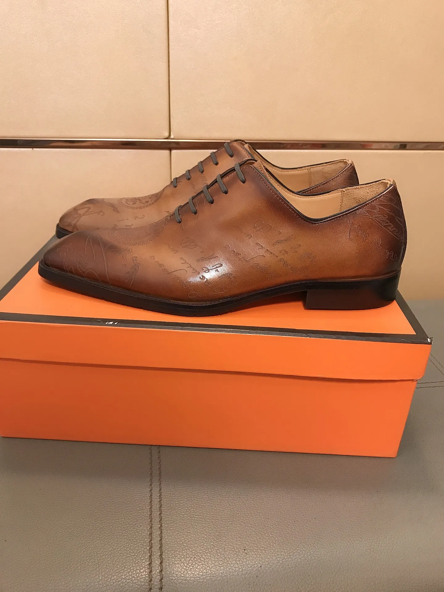 Factory price 560 💎💎👉👉[LV Louis Vuitton] The latest men's casual business leather shoes 🇨🇳, new model opening 💯 Made of cowhide imported from Italy, luxurious leather lining, wear-resistant outsole, soft and comfortable 🌴 High-end atmosphere, the first choice for high-class men 🍍38-44